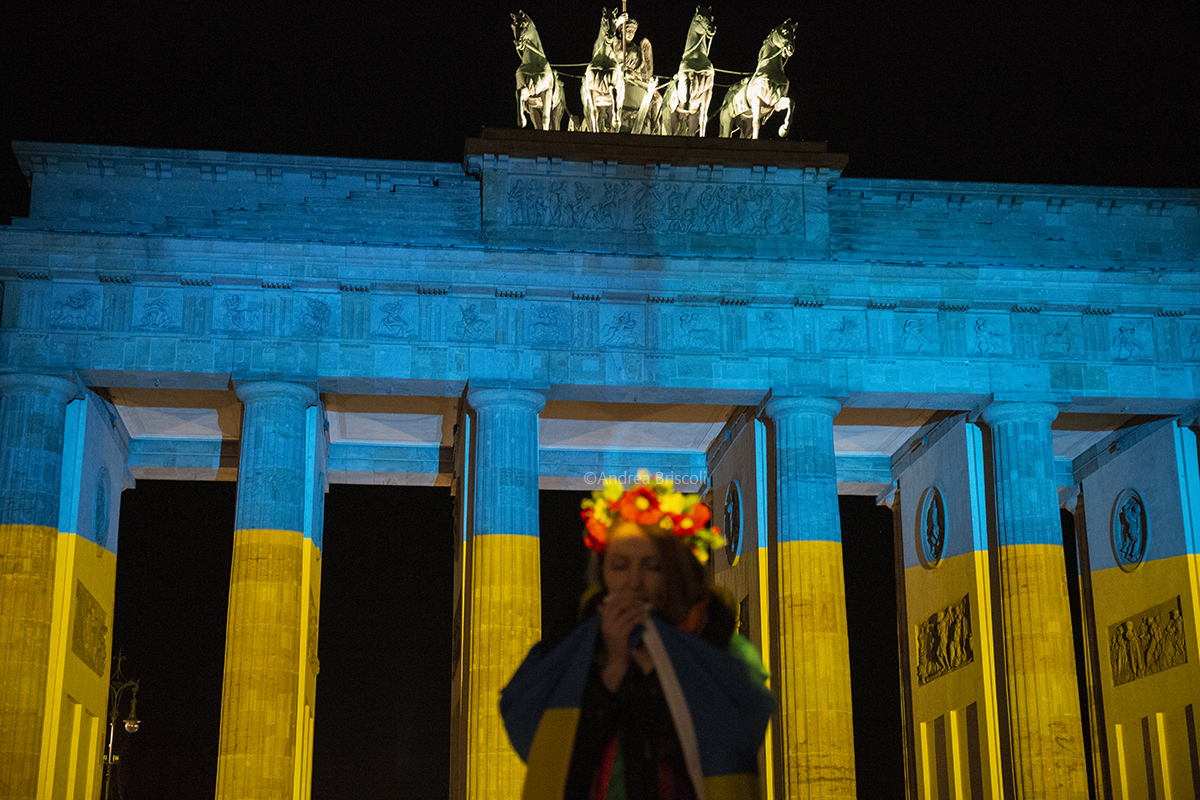In Europa gibt es keinen Platz für Imperialismus und Gewalt. Die traumatische Vergangenheit Europas wirft noch immer lange, unvergessliche Schatten, und wir können es uns nicht leisten, sie wieder aufleben zu lassen. Solidarität mit dem ukrainischen Volk. #KriegInEuropa