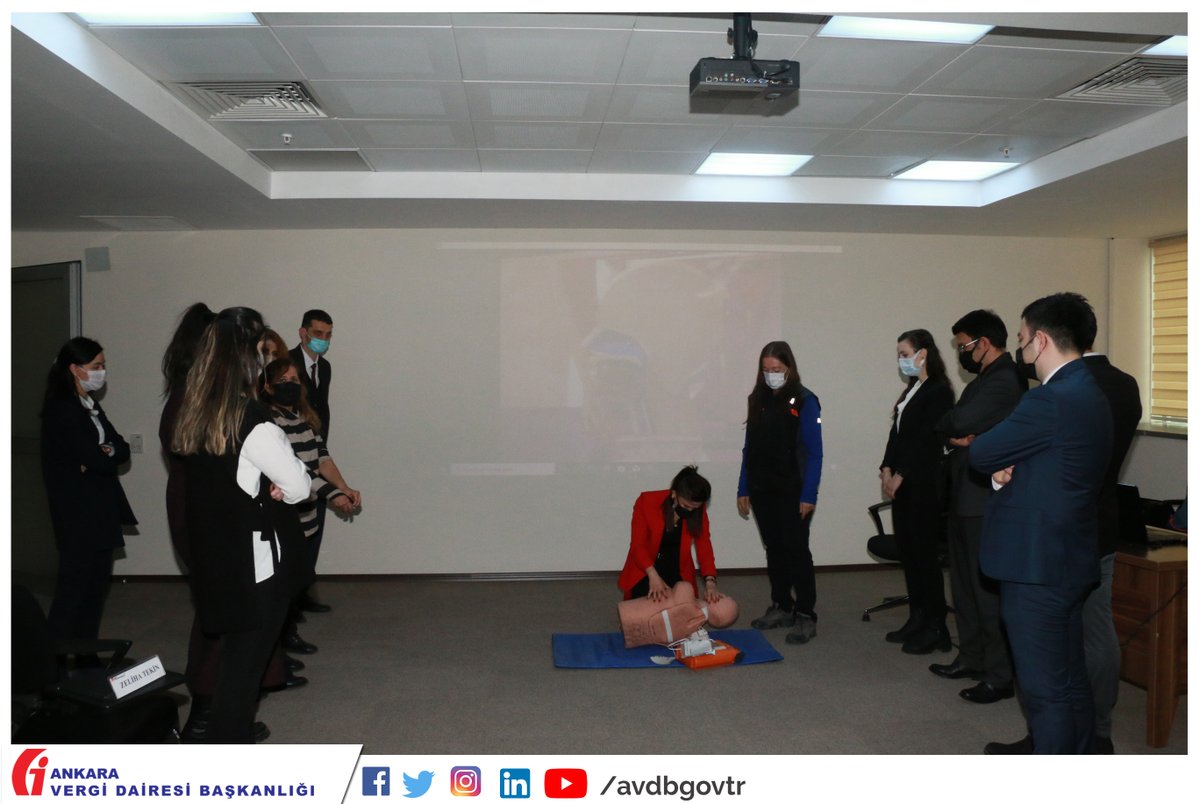 ankaradefterdar's tweet photo. Ankara Vergi Dairesi Başkanlığı Eğitim Müdürlüğü 2022 Yılı Eğitim Programı Kapsamında Afad Eğitmenleri Tarafından 21-22/23-24 Şubat 2022 Tarihlerinde Gönüllülük Esas Alınarak Çalışanlarımıza Temel İlkyardım Eğitimi Verilmektedir.
#avdbgovtr
#gibsosyalmedya
#afadbaskanlik https://t.co/hdkFOnttNF