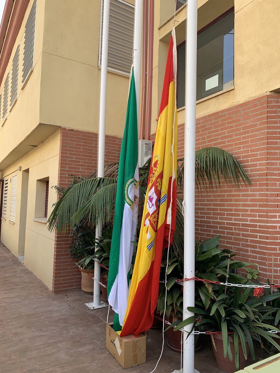 Volvemos a nuestras tradiciones: el desayuno #diadeAndalucia y <a href="/ProEdSaludable/">Programa Hábitos Vida Saludable</a>. Gracias a la colaboración de <a href="/AyunLanjaron/">Ayuntamiento de Lanjarón</a>