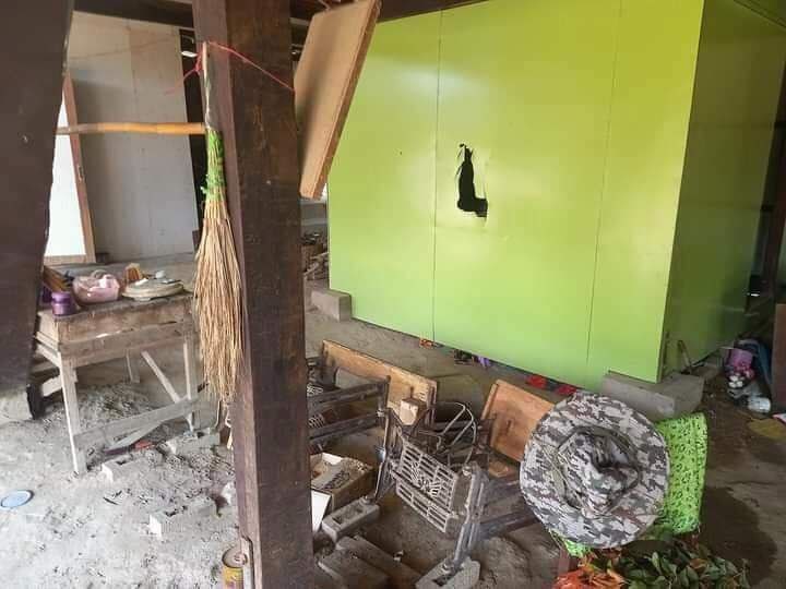 Junta soldiers raided Thapyayyin village, Taze tsp, Sagaing for 3 days, stormed the residential properties, robbed the valuable things and abducted 6 residents as hostages as well. #NoFlyZoneInMyanmar #2022Feb24Coup #WhatsHappeningInMyanmar