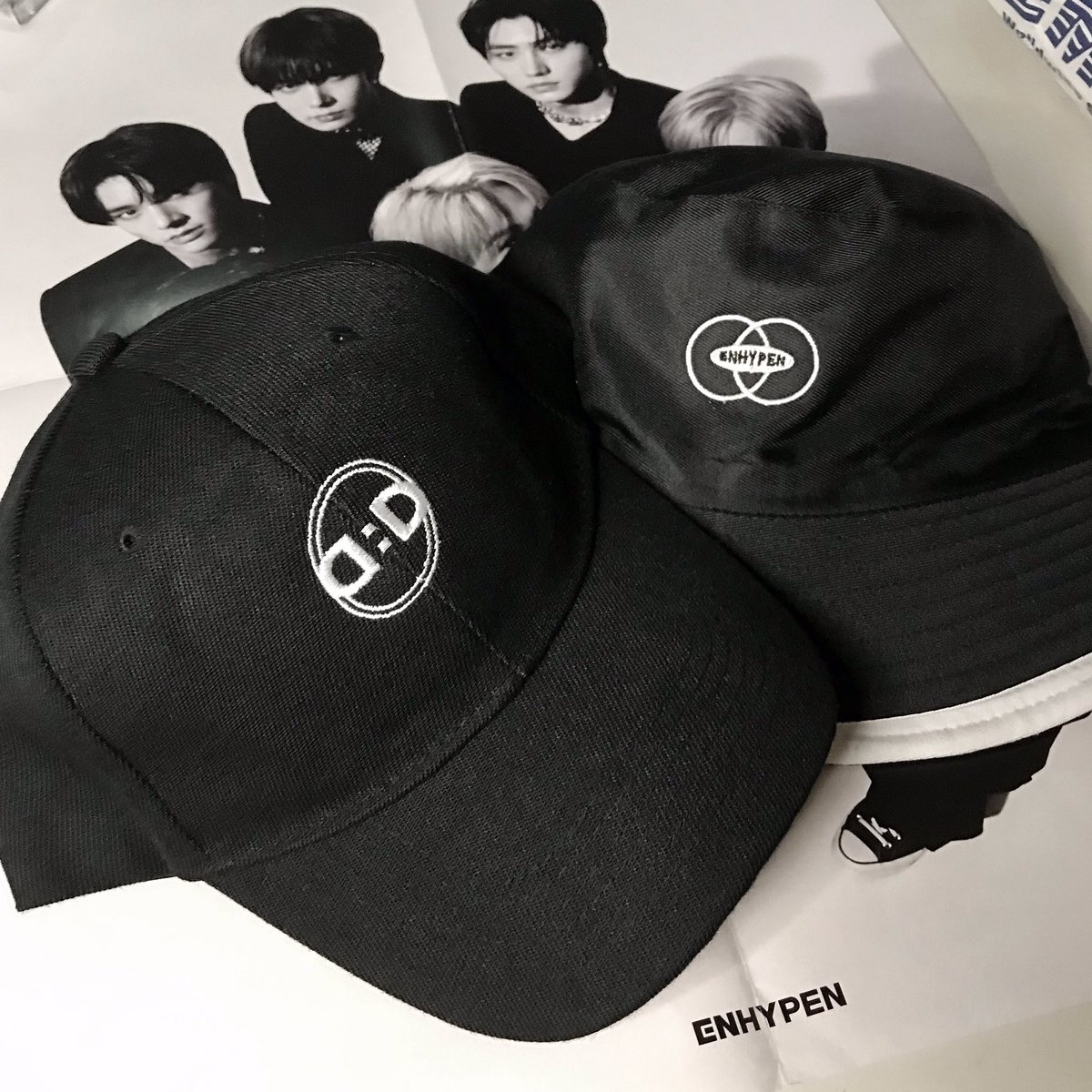 kkopichi's tweet photo. ⚘ #kkopdate 。˚⋆✴
re: i. d. k. collection
the hats are already here 🖤✨
will start packing the rest of the love mails this weekend! thank you so much for your patience 🙏 https://t.co/ht6Bn47Ho5