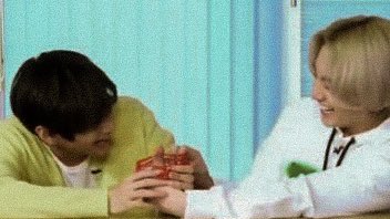 kkuktaes's tweet photo. happiness looks good when they're together https://t.co/UoVfLPZ9gu