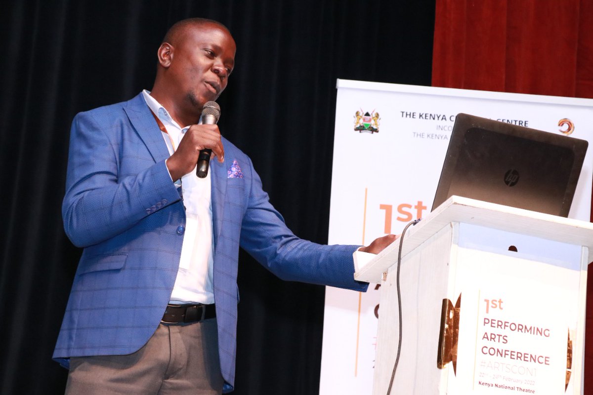 CultureCentreKE's tweet photo. PERFORMING ARTS CONFERENCE
DAY 3
Mukasa Situma Wafula, PhD makes his presentation on Music gesture diversities: Appreciating the transcultural in stage directing of Kenyan choral music.
#ARTSCON1
#INSPIRINGCULTURALINSPIRATIONS https://t.co/cnYt2zraom
