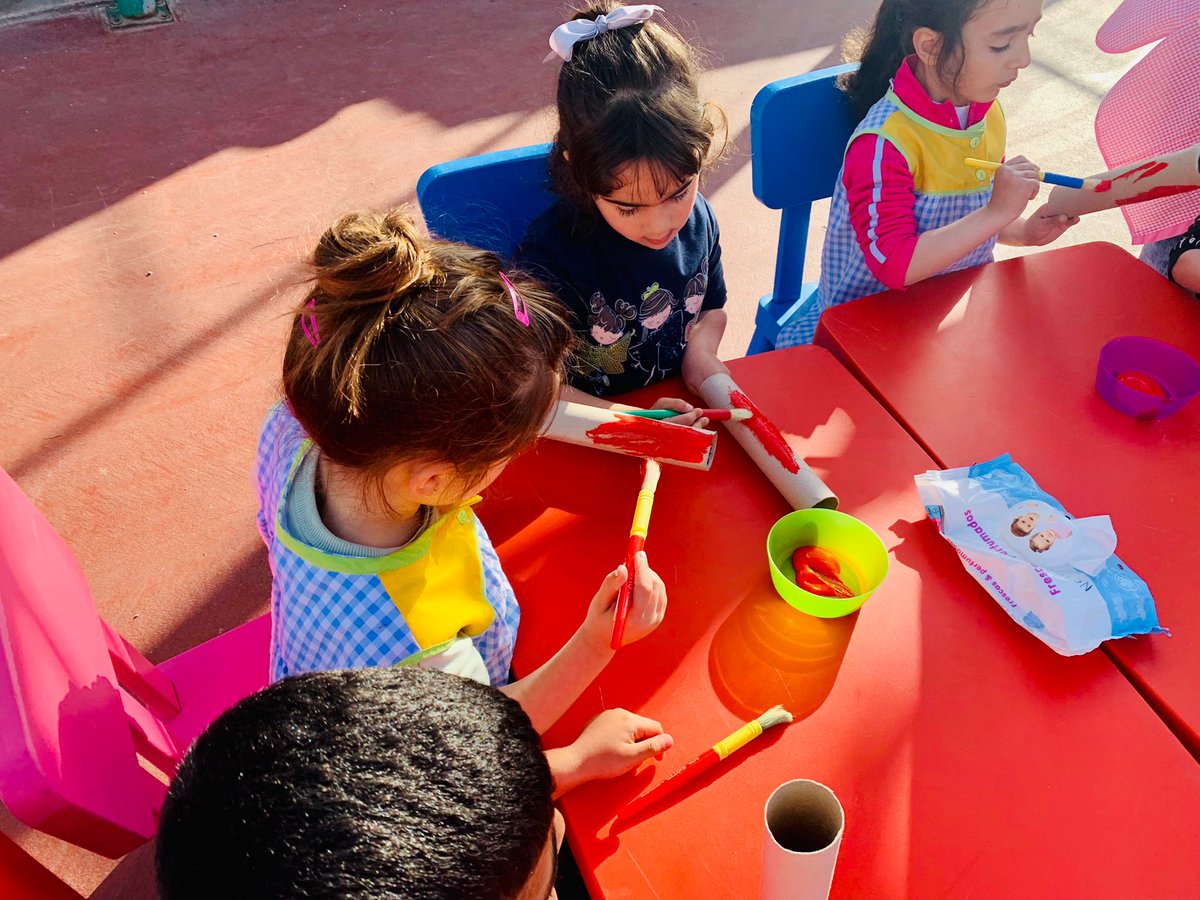 CeipMadre's tweet photo. Taller de catalejos dentro del proyecto "El Mar" ¡Cómo nos gusta la vida pirata! @Educarm @campuzano_mabel @RmAdeip https://t.co/0hNQ3CUW3g