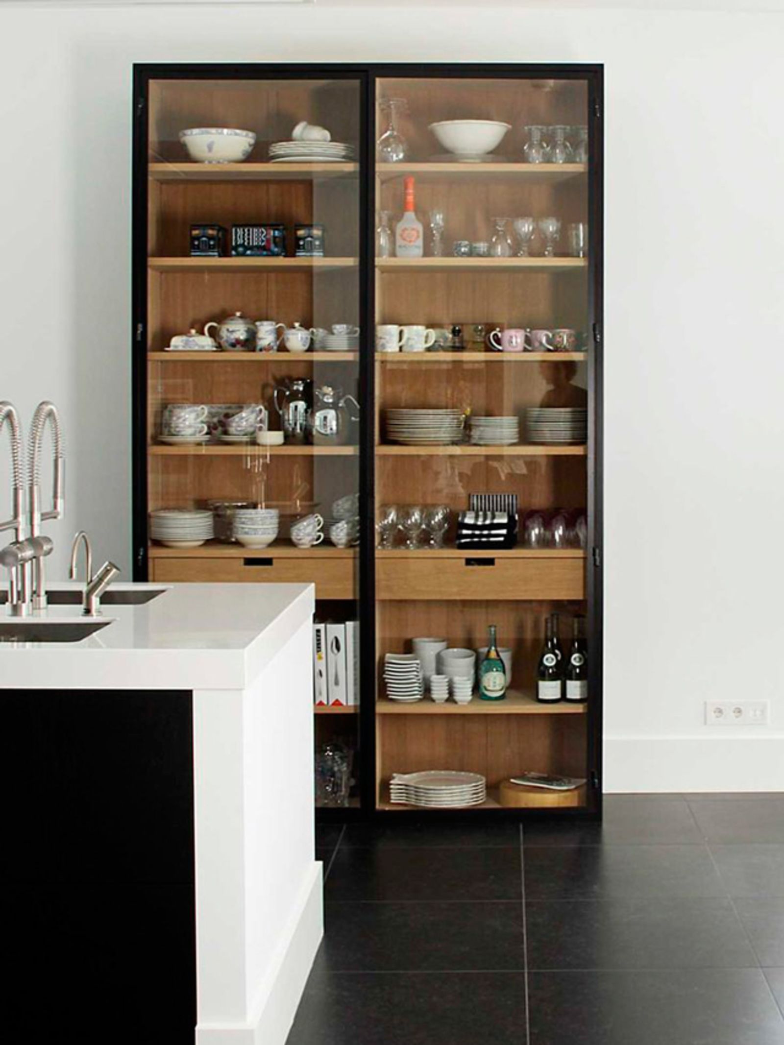 Crockery cheap showcase design
