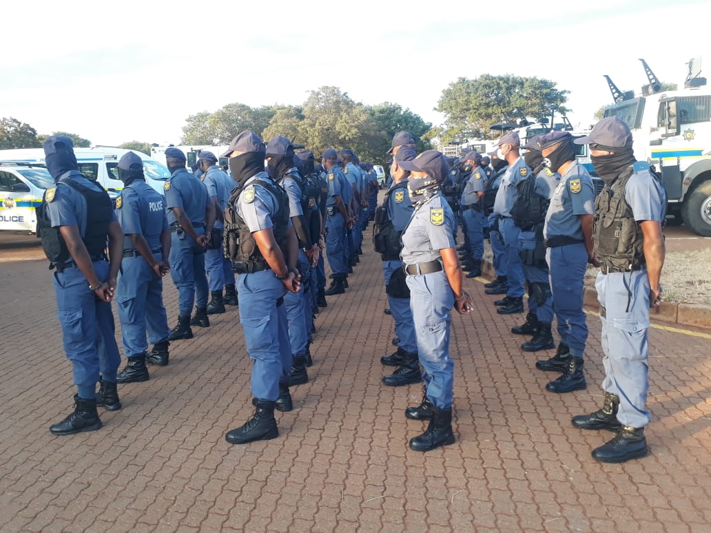 SAPoliceService's tweet photo. #sapsLIM #PoliceVisibility heightened during the official opening of Provincial Legislature in Lebowakgomo today. #SAPS along with Security Cluster Departments and other role players have displayed readiness for the policing during this event. #LIMSOPA ME https://t.co/dmOMQixvIn