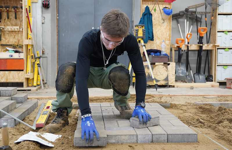 tl_ru's tweet photo. Соревнования WorldSkills Russia в Тюменской области доступны в соцсетях https://t.co/z1TYzMqYRN https://t.co/SdsMccW25u