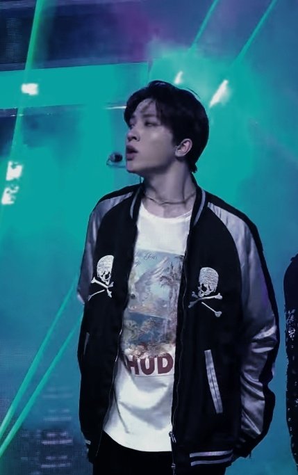 EB0YSJH's tweet photo. junghwan driving me crazy https://t.co/6CBmAiYr7F