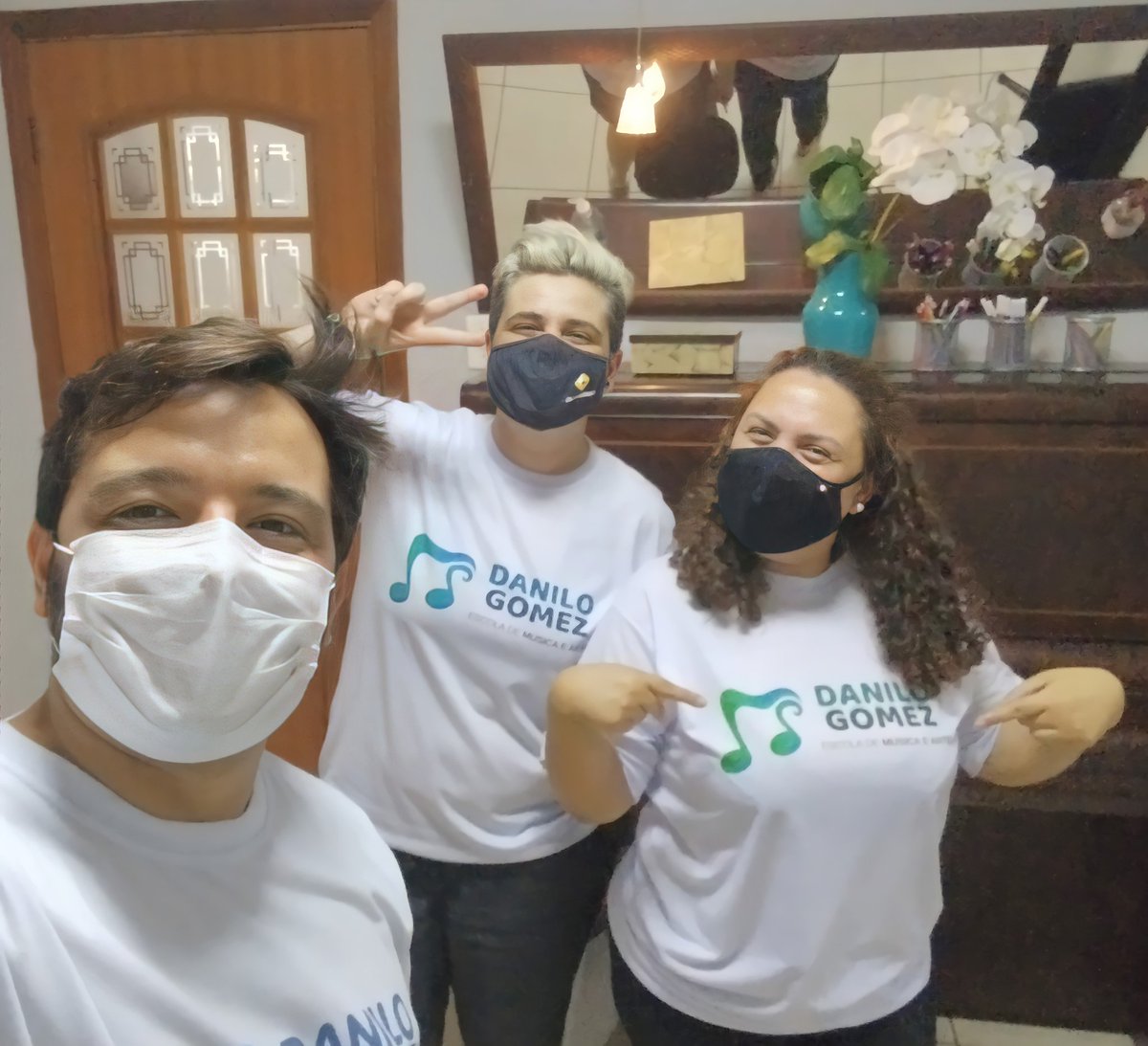 DaniloGomez89's tweet photo. Como eu amo essa equipe!🤍🎵

Bom dia!!!! https://t.co/vTgZfRW5BP