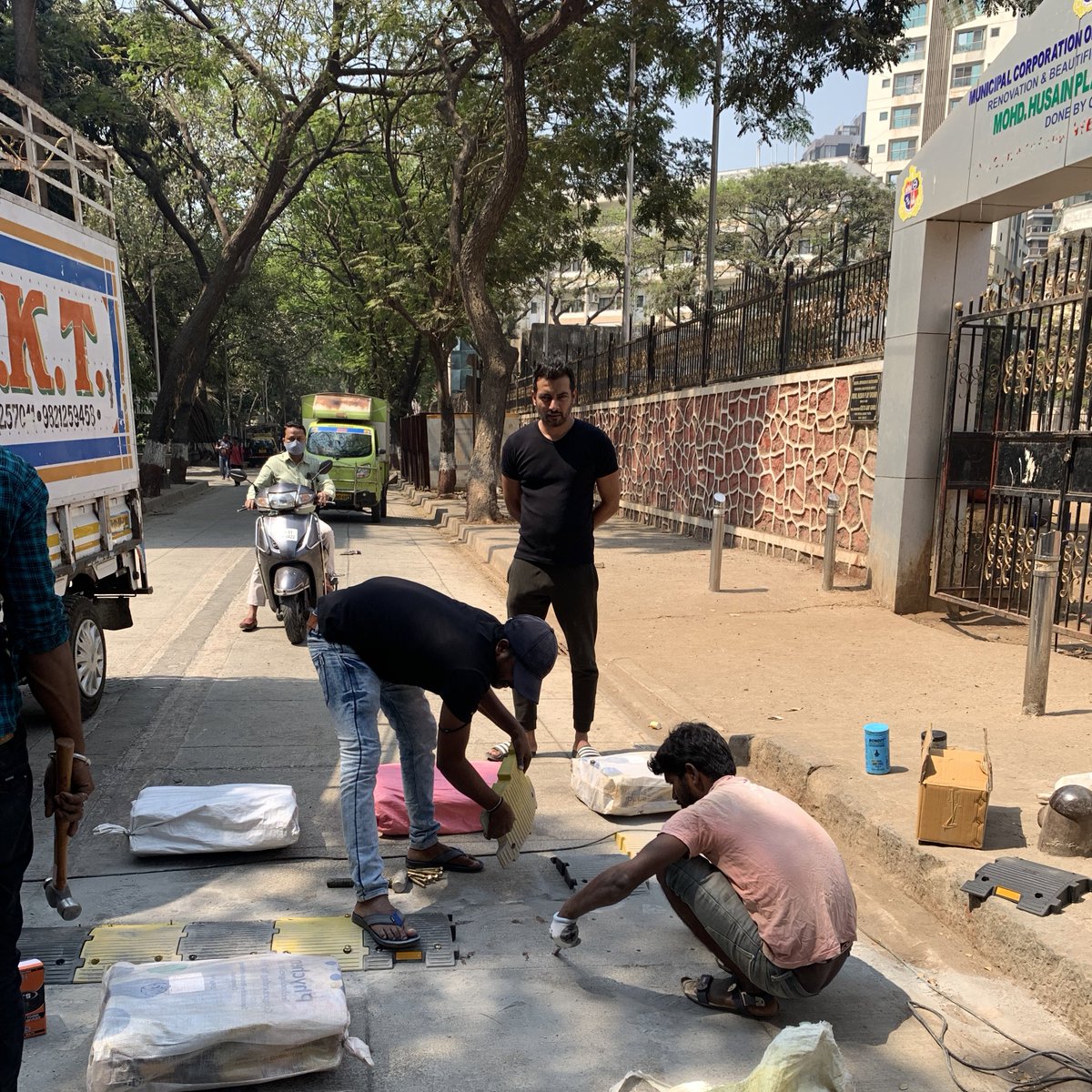 ACI_Mumbai's tweet image. As Requested By Residents Of Agripada Area For #SpeedBreakers Our Area Corporator Mrs #Geeta Ajay #Gawli Has Installed The Speed Breakers For Childrens &amp;amp; Players #Safety Around YMCA GROUND

Thanks &amp;amp; Regards 
Team ACI 
@Aslam_Merchantt