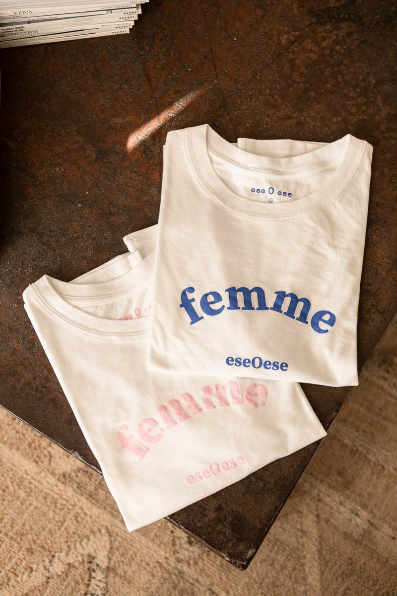 modaeseoese's tweet photo. #eseoesefemme 💜 | https://t.co/3eX4hJX1wp

Un año más contra la Violencia de Género, reeditando nuestra camiseta más icónica. Más solidaria. Más guerrera. 

100% de los beneficios de la camiseta Femme destinados a la Asociación Alanna en su lucha contra la violencia de género. https://t.co/fvKLyoqQDq