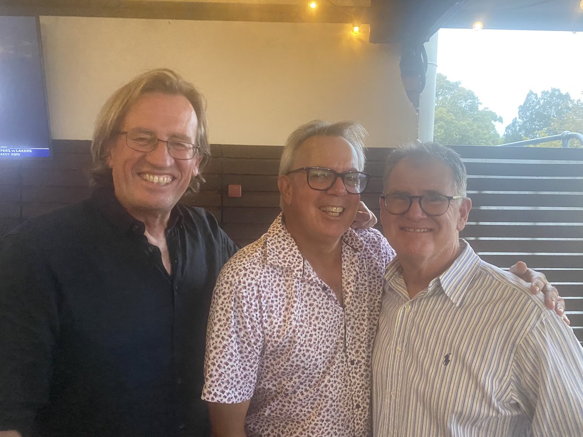 Wonderful to catch up with these Sydney CC legends, where did that 40 years go? @stumpto_stump <a href="/1randallstevens/">Joshua Toth</a> <a href="/MattMaco/">Matt Macoustra</a> @SanjeewaKUK