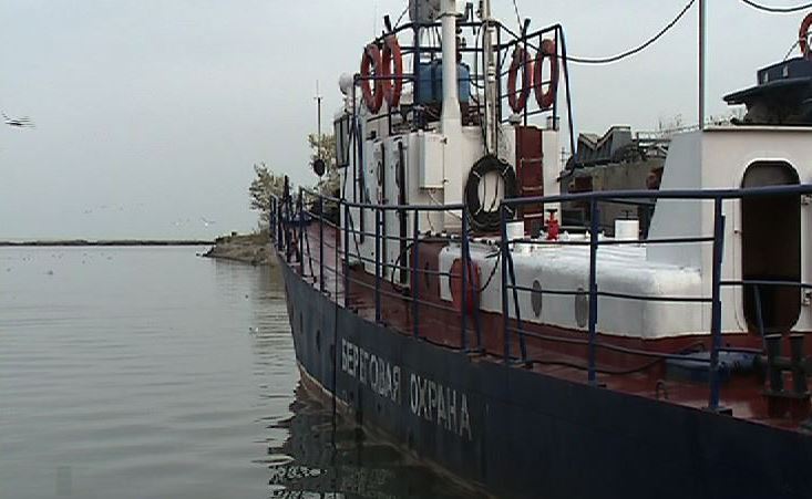 В акватории Азовского моря приостановили судоходство до особого распоряжения. Об этом сообщили в эфире телеканала «Россия 24» со ссылкой на пресс-секретаря Росморречфлота Алексея Кравченко.
