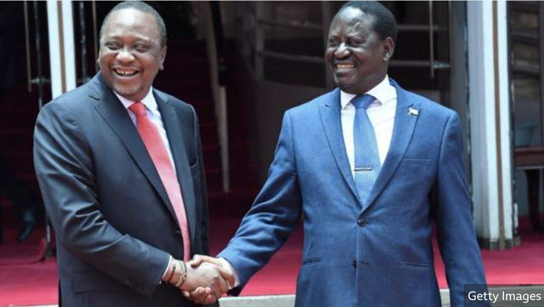 SMwanamilongo1's tweet photo. #Kenya le président Uhuru Kenyatta annonce qu’il soutiendra son ancien adversaire Raila Odinga à présidentielle du mois d'Août 2022 contre son propre vice-président William Ruto, pour "l’intérêt supérieur du pays." #KenyansPoll @WilliamsRuto @RailaOdinga https://t.co/5H2wrOOTkR