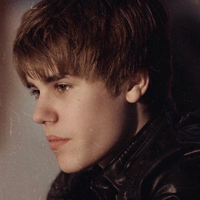 biebernovidade's tweet photo. Faltam 5 dias para o aniversário de 17 anos do Justin Bieber. https://t.co/izZoLPqFMg