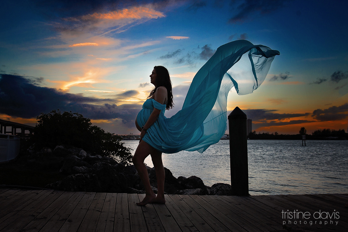 We are creators - on every level. Women... our bodies... our fortitude... it never ceases to amaze me. #PhotographingWomen #WomenAreMiraculous #EmpoweringWomen Click the link below to schedule your #MaternityPhotoshoot with me. linktr.ee/tristinedavisp… #MomToBe