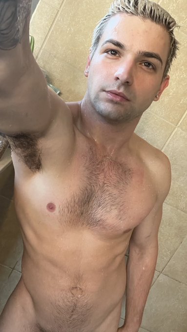 Watch Johnny Rapid's leaked NSFW photo on TwXstars
