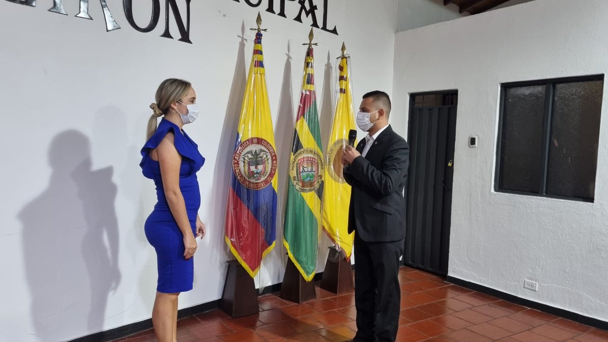 ContraloriaGrn's tweet photo. El pasado 29 de noviembre de 2021, se llevó a cabo la elección de la Dra. Sara Lucia Reyes Serrano como Contralora Municipal de Girón para la vigencia 2022 – 2025. https://t.co/oXFHp8rZi3