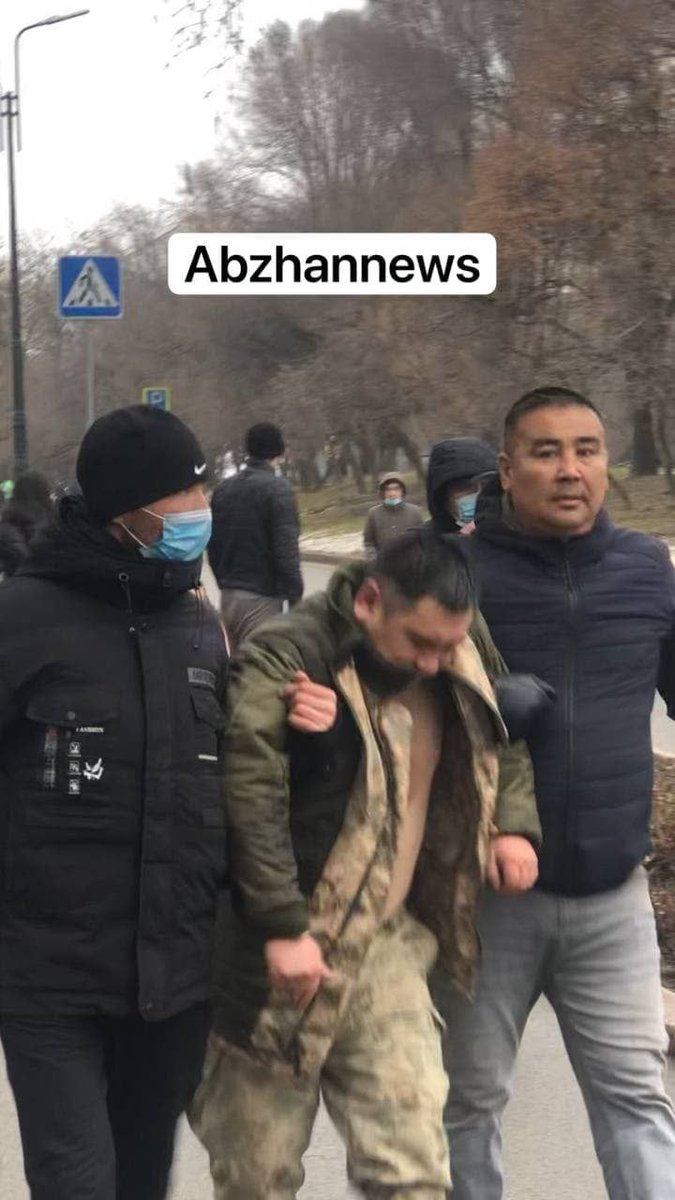 Veritas_kz's tweet photo. 1/7
CIVIL ACTIVIST DARKHAN VALIYEV, MADE BLIND IN ONE EYE, CONTINUES TO BE TORTURED.
18 February 2022 #Almaty
Employees of the pre-trial detention facility LA-155/18 continue to brutally torture civil activist and political prisoner Darkhan #VALIYEV.
@amnesty
@hrw
#Kazakhstan https://t.co/QDuNzILaOq