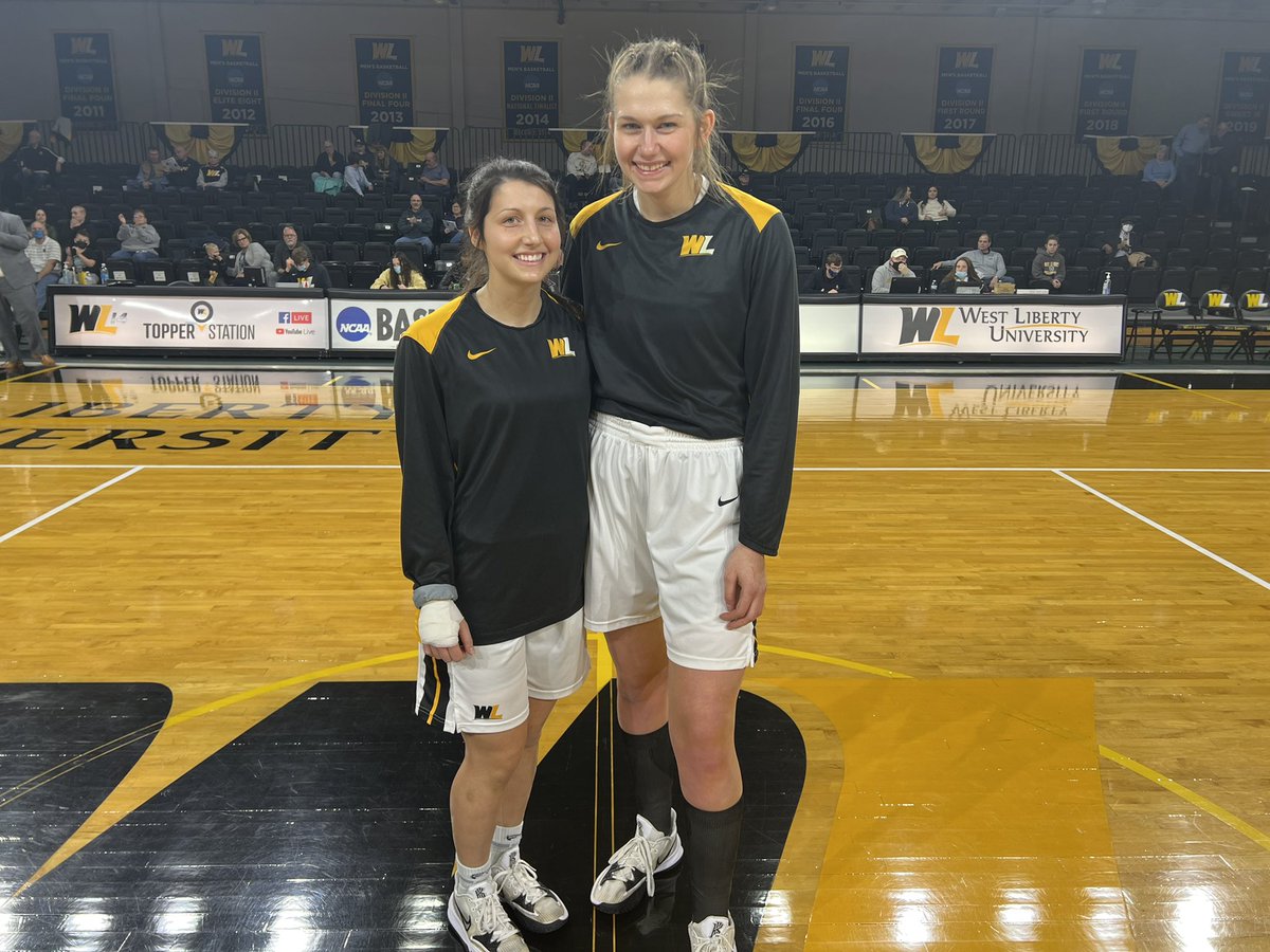 wlu_wbb's tweet photo. #Seniors #ThankYou #GoWLU https://t.co/pY3bzvDLNr