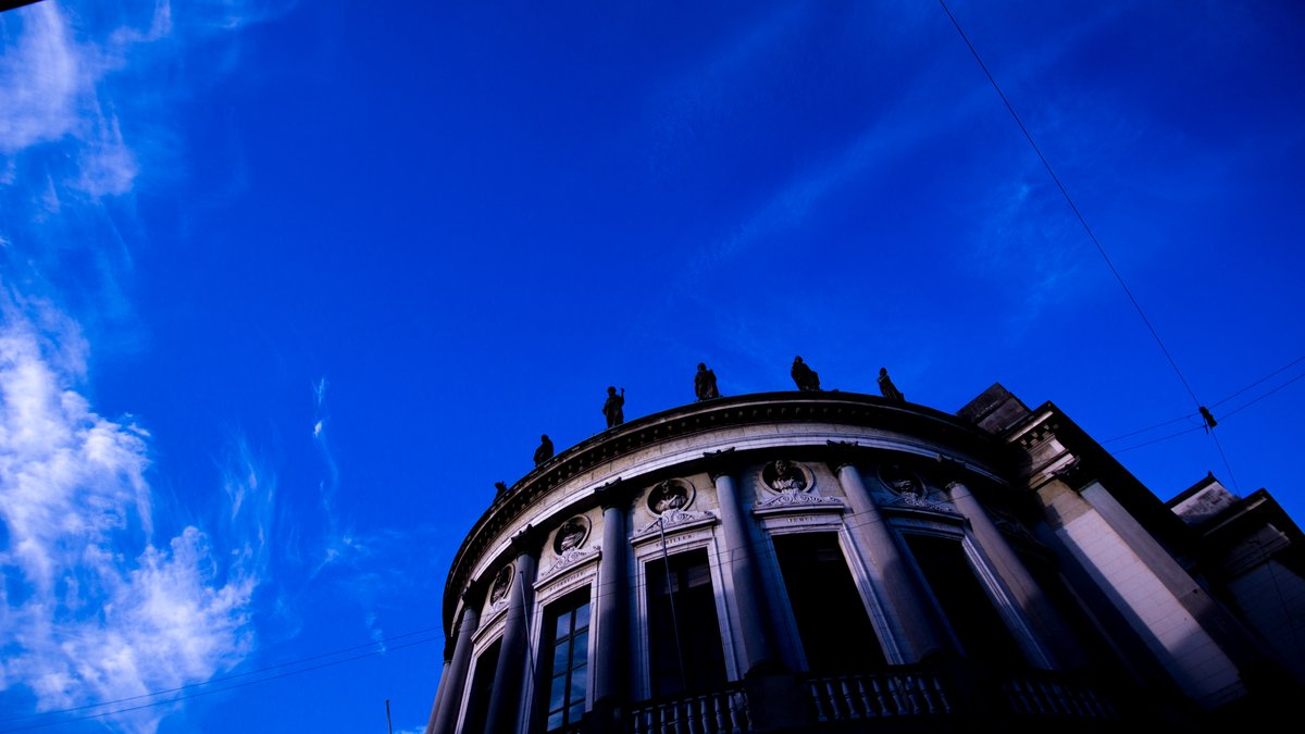 't Zit loos in maan doos! 

#denAntwerpenaar