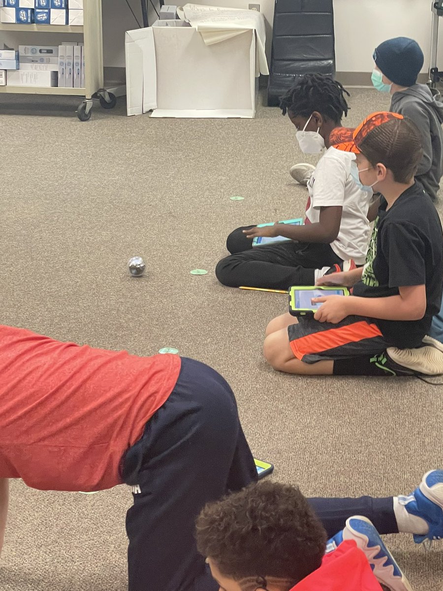 mrsellisteach's tweet photo. Code and Go today! The students had a lot of fun and enjoyed coding! @TimberDriveES https://t.co/M7YfTFEhk7