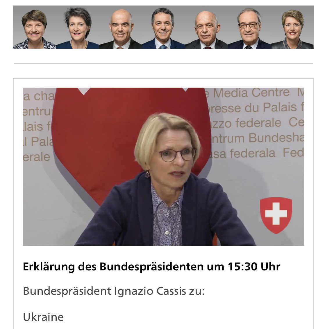 Solche Medienkonferenzen haben in tragischer Weise auch ein Element von Feigheit. Das Embargogesetz erlaubt Verbote! Wenn die EU verbietet, dann kann die Schweiz auch 1:1 verbieten und einfrieren. Man darf heute nicht in die „Bewilligungspflicht“ flüchten. #Beschämend #Sanktionen