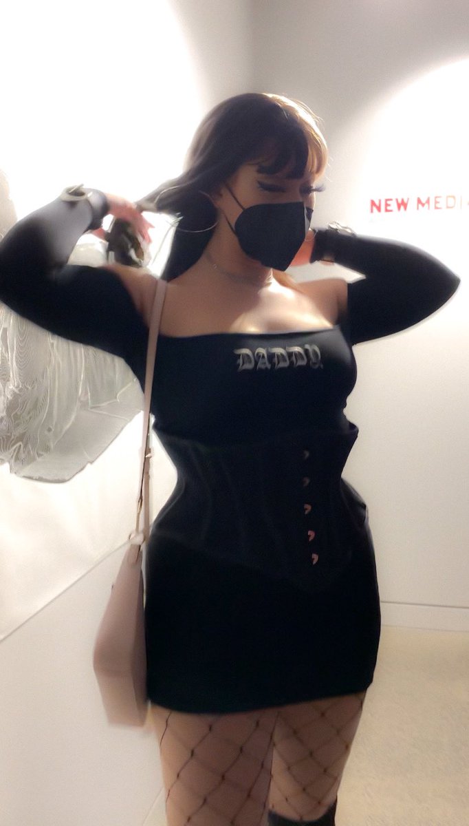 bucklebimbo's tweet photo. Gallery Show Fit ✨ and yes that is me in the background 🥰 https://t.co/8YwBgjq45Z