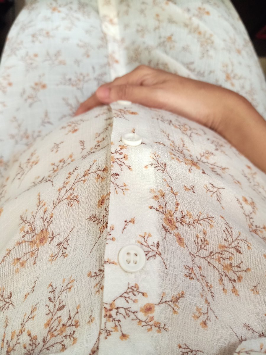 Fatima30013's tweet photo. Klo telat makan dikit ngambek ya nak sampe kenceng bgt perutnya , tapi klo udh dimasukin makanan aktifnya masyAllah bergerak terus g bs diem ... Alhamdulillah ya Allah bisa merasakan ini semua  @alemerdeka https://t.co/4KlIoatAHG