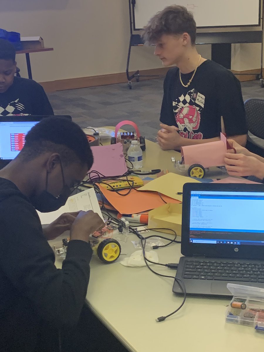 webb_krista's tweet photo. Putting on the finishing touches before the races begin! Another fun day at STEM camp! @CcsdEsol @CherokeeOED @CcsdCares @CherokeeSchools @CCEdFoundation #CCSDlearns #CTAEdelivers https://t.co/qtPJIxLqMN