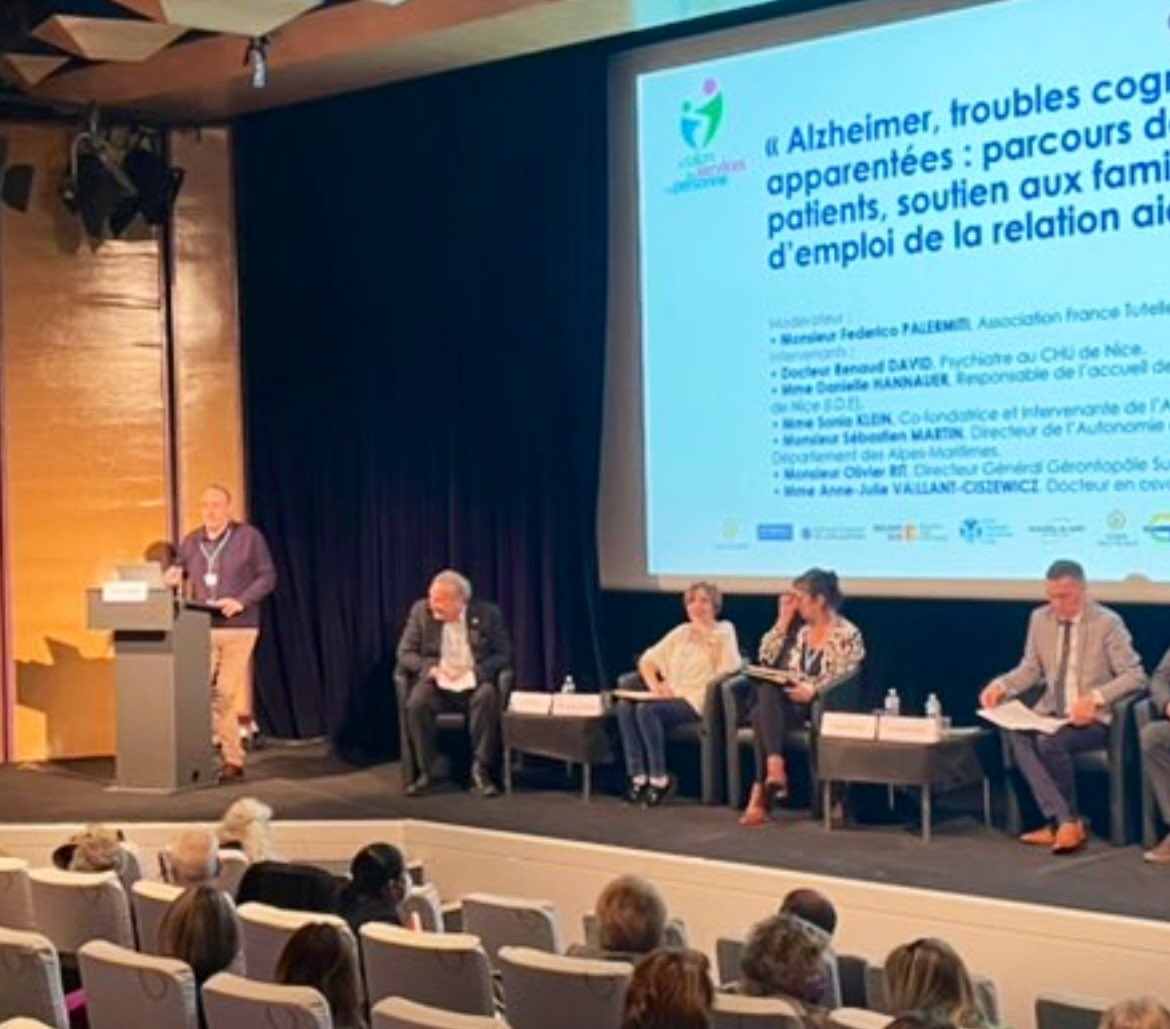 « L’accueil de jour du <a href="/CCAS_Nice/">CCAS de la Ville de Nice</a> accompagne les familles des personnes atteintes d’#Alzheimer afin de les soulager, de les orienter et de leur proposer différentes activités. »

Danielle HANNAUER - Responsable de l’accueil de Jour Alzheimer du <a href="/CCAS_Nice/">CCAS de la Ville de Nice</a>