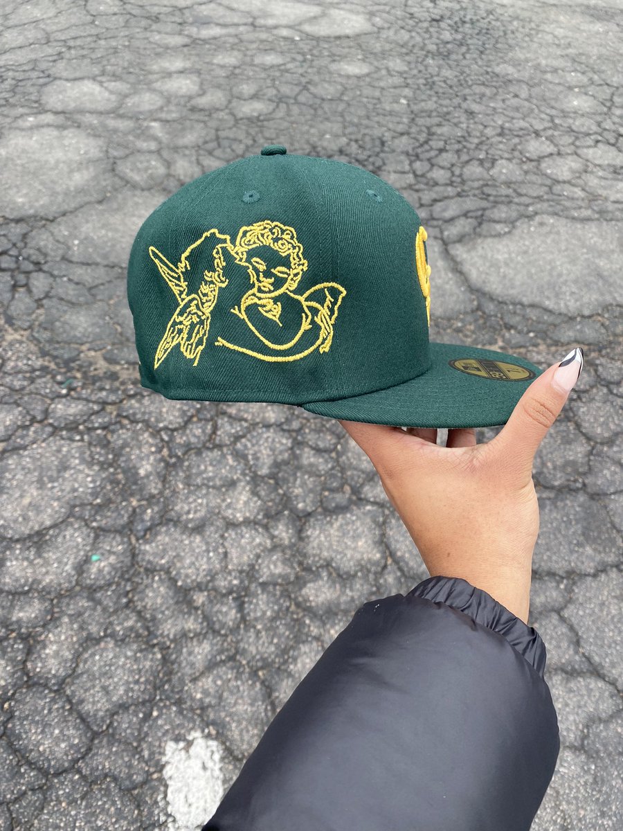 AlayniaWorld's tweet image. Hola at me. #customfitted