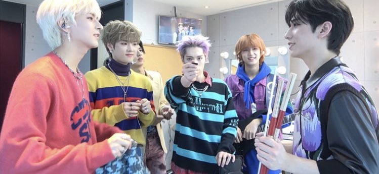 If you’ve ever wondered how many selcas each member posted on instagram:

Ode:157
Gunil:133
Junhan:59
Jungsu:50 
Gaon:41
Jooyeon:23

(it’s not completely accurate, my brain started malfunctioning after a while.)