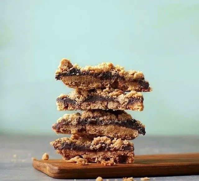 boxdbyparamount's tweet photo. Craving something sweet? Treat yourself to you fabulous Date Square, we know you'll love it! Stop by today or order online for pickup/delivery: https://t.co/TbS96udjgF 

#boxdbyparamount #realchefs #toronto #DateSquare #TreatYourself #Sweets @mohamadfakih8 @ahmaddaify1 https://t.co/LxUHqxE8jH