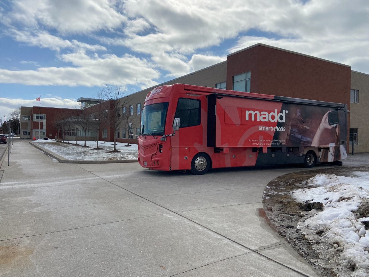 maddcanada's tweet photo. #SmartWheels is in Oshawa, ON for a 3 day visit @DavidBouchardP1 educating students in grades 4-6. Together we will save a lives and be part of the #SmartChoice generation. #Educational #Interactive #Youth #MADDwashere https://t.co/8uKmMMKnN3