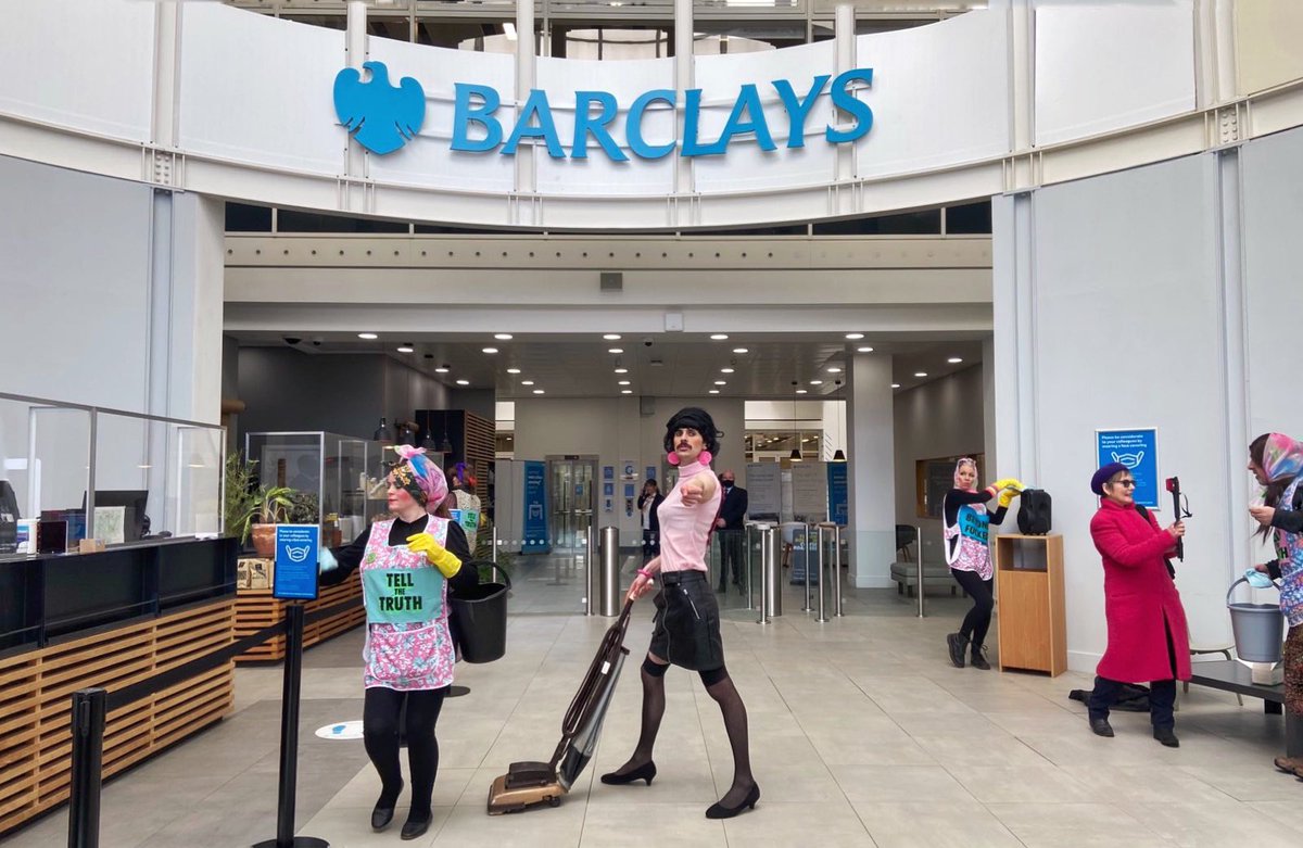 .@Barclays Northants HQ got an unscheduled visit from the “Dirty Scrubbers” today. There was so much #Greenwash going on it required specialists. We want you to #BreakFree from Fossil Fuels & protect the future of our beautiful earth.

#BreakUpWithBarclays #BetterWithoutBarclays