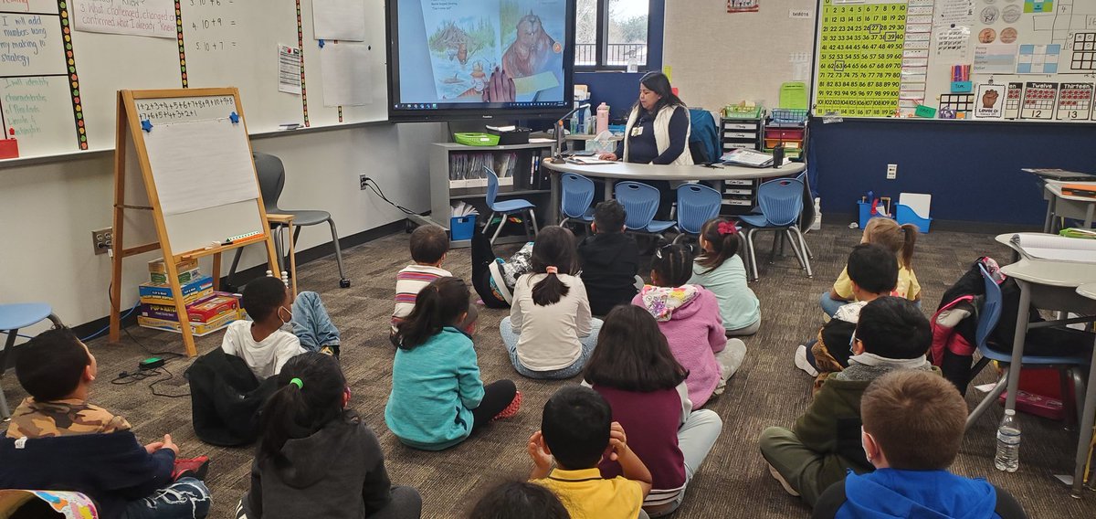 ZRam1st's tweet photo. Our IS Ms.Nevarez is the best.She surprised us with an amazing Read Aloud . Happy 1st graders!!!:) https://t.co/5BbMv6HvUF
