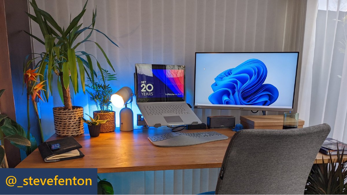 msdevUK's tweet photo. We're loving this set up from @_SteveFenton π
Got an impressive desk? Show us your workstation below!
#DevDesk #DevLife #Developer https://t.co/9uw8QE8pTV