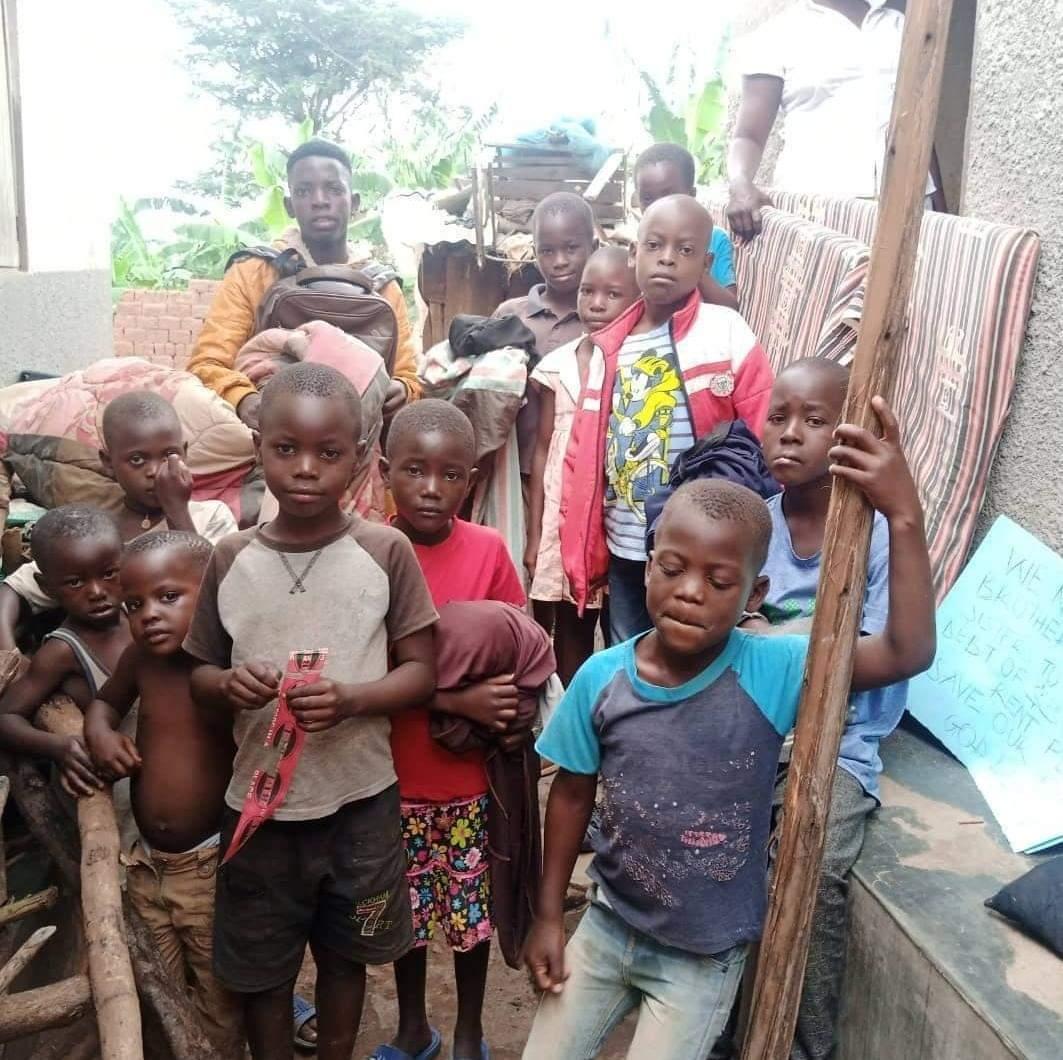 Pastormaddson's tweet image. Hello dear brothers and sisters,i  would like to let you know that the children are completely out of food. Let's lend a hand so that we get food and water to the kids 🙏.

Donate to our go Fund me link in the bio or donate directly through paypal👇
promotionsonly1@gmail.com
