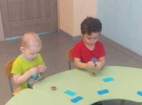 detsad2teploe's tweet photo. Воспитанники младшей группы подготовили подарки к Дню защитника Отечества. https://t.co/Gq1swtXWgu