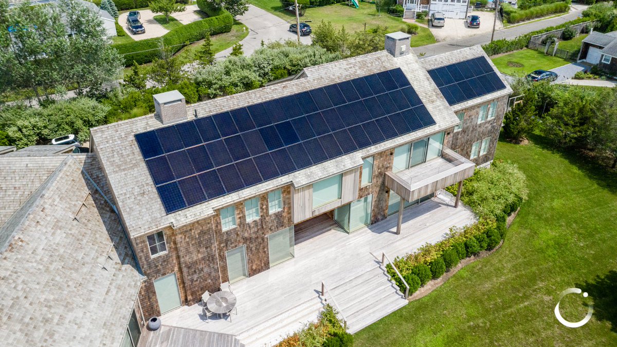 EmPowerSolar's tweet image. #PowerMoveThursday ⚡
Location: Westhampton Beach, NY
System size: 28.40 kW / 71 Panels / 400 Watt Panels
Annual Electric Savings: $6,814!

Return in 2 weeks to discover how much your neighbors are #SavingWithSolar!
Book a free consultation with us: bit.ly/35gt2H6