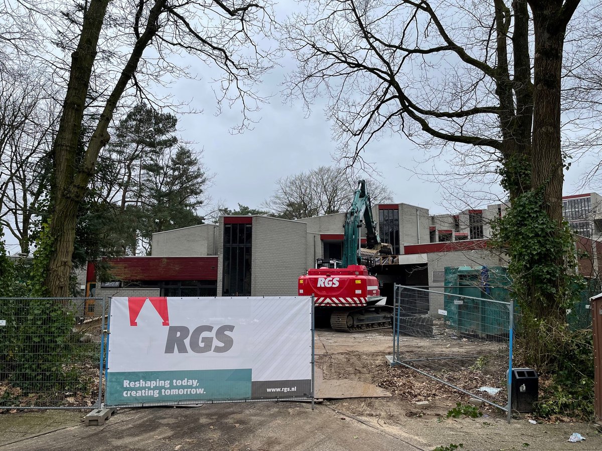 In samenwerking met Firma Kamphorst zijn wij, in opdracht van Zorggroep Noordwest-Veluwe, gestart met de machinale ontmanteling van de Dillenburg te Ermelo. 

#teamRGS #circulair #circulaireeconomie