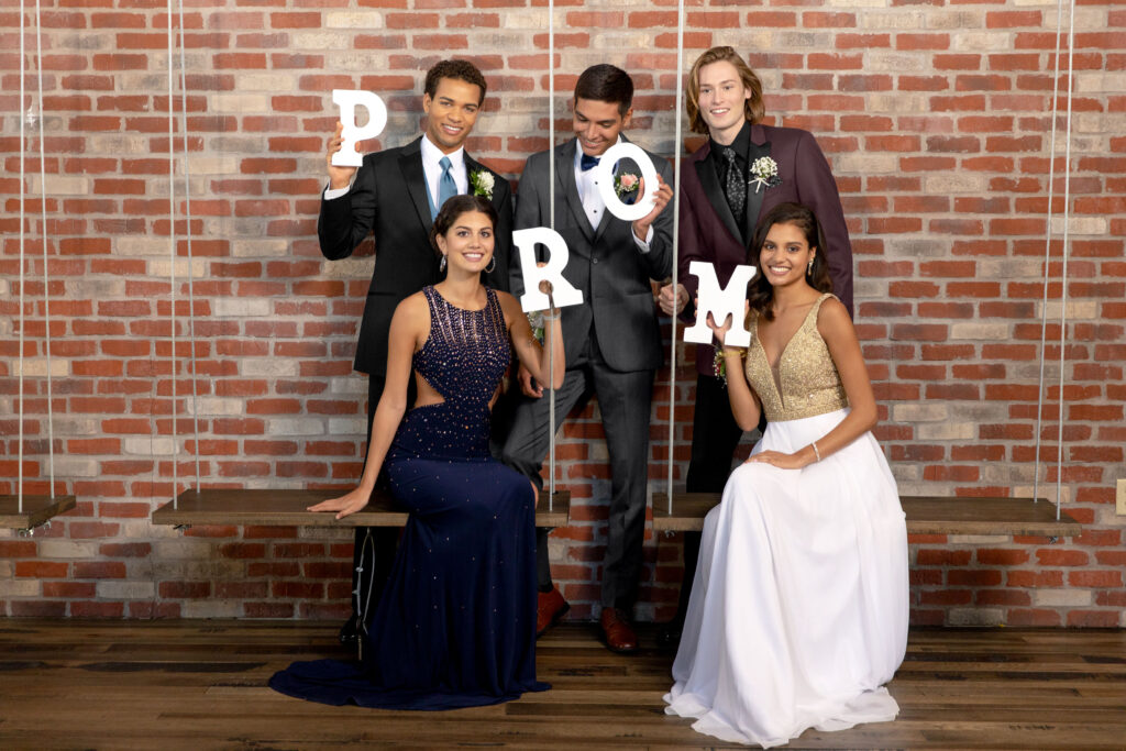 JimsFormalWear's tweet photo. Prom is an exciting night, but costs can add up quickly. Here are some easy ways to save money on prom, but still make it a night to remember.
#jimsformalwear #promnight #promsavings #prom2022 #promideas https://t.co/D3PAvPU6ZL https://t.co/68iZRlnuyi