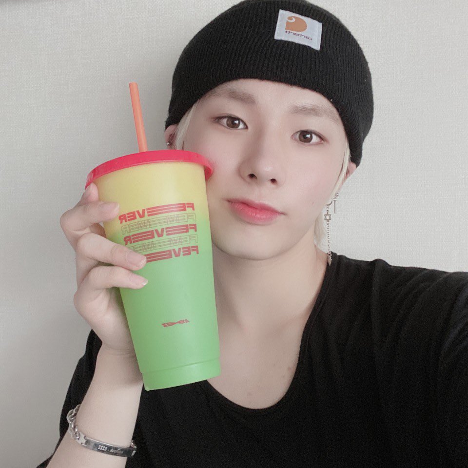 hongteezer's tweet image. petition to normalize every atiny hyping up e’last on the tl — a “Wonhyuk is the cutest atiny” thread: