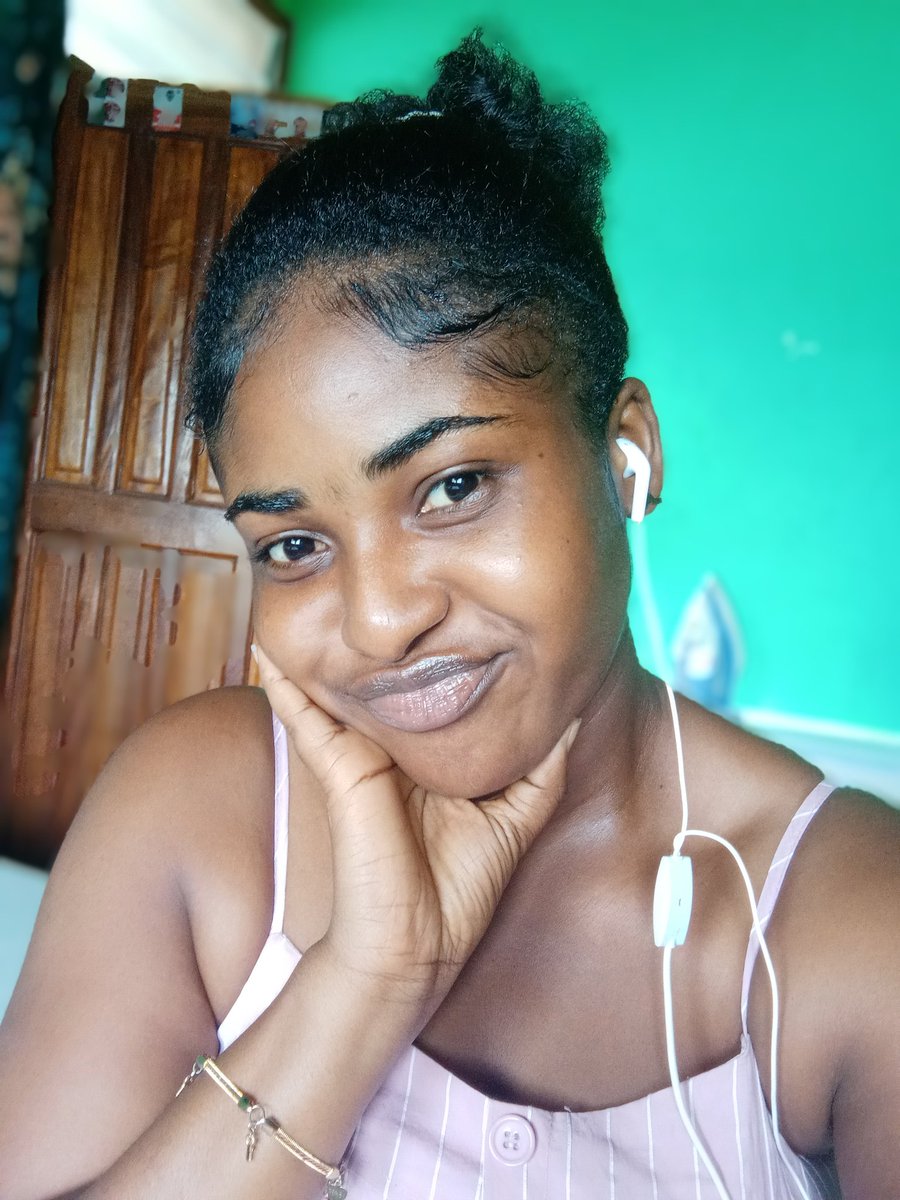 AfiaBerry4's tweet photo. A babe.............and more😘🥰 https://t.co/pYK3QImXq6