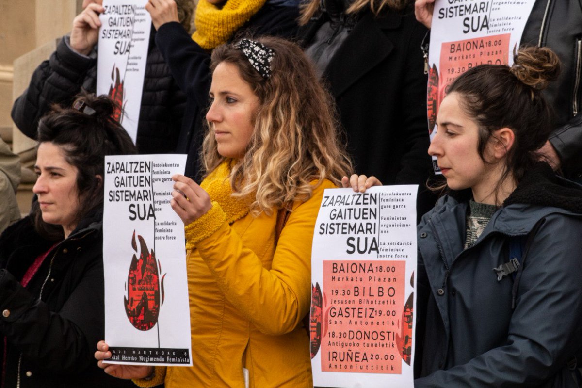 M8EuskalHerria's tweet photo. Sistema honi su eman nahi diogu, den-dena erraustu nahi dugu, bizitzea merezi duen mundu bat eraikitzeko!

Jar gaitezen martxan, olioztatu dezagun makineria, ez gaitezen egun solte honetan geratu, antolatu gaitezen dena aldatu eta kaleak betetzen jarraitzeko,denak aske izan arte! https://t.co/tzBMLvaLi3