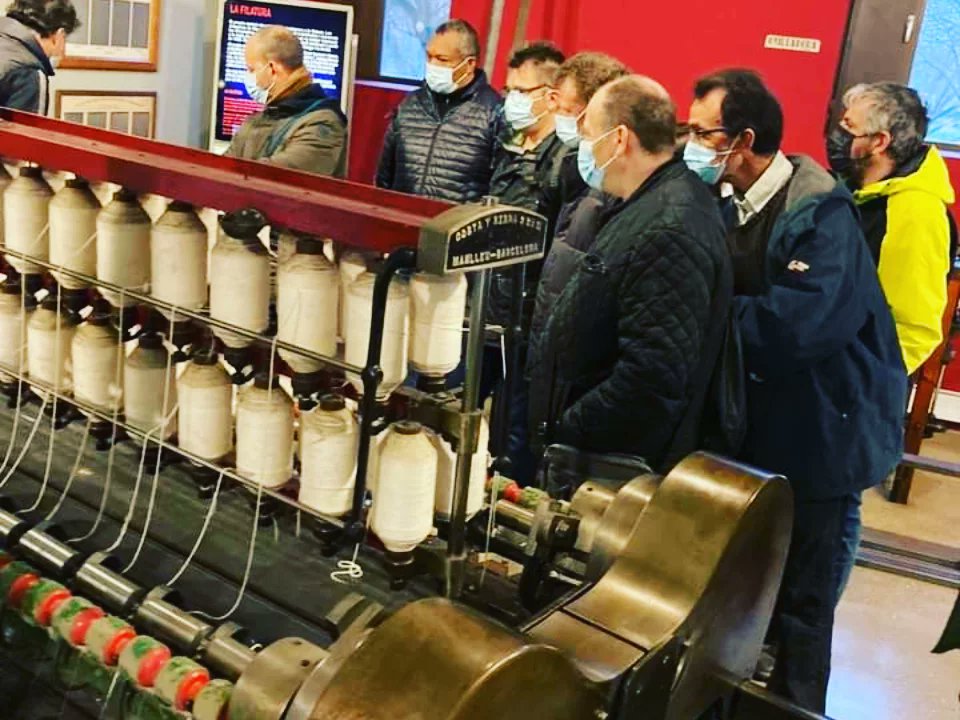 Osonament's tweet photo. 🔸Dissabte vam fer una visita molt interessant al @museudelter #Manlleu en el marc del #ProgramaRespir 

🔸L'objectiu del programa és proporcionar un temps d'oci a les persones ateses i alleugerir la tasca de les famílies. @dibacat

❓T'hi vols apuntar?👇
https://t.co/T00Y2vPNm2 https://t.co/YwM11xUIck