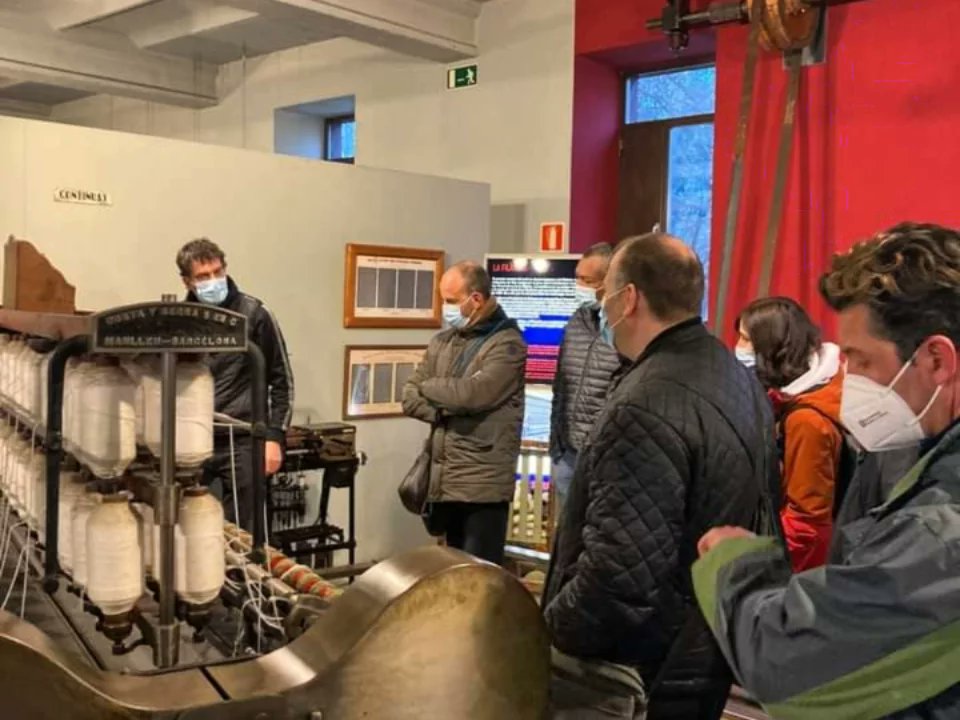 Osonament's tweet photo. 🔸Dissabte vam fer una visita molt interessant al @museudelter #Manlleu en el marc del #ProgramaRespir 

🔸L'objectiu del programa és proporcionar un temps d'oci a les persones ateses i alleugerir la tasca de les famílies. @dibacat

❓T'hi vols apuntar?👇
https://t.co/T00Y2vPNm2 https://t.co/YwM11xUIck