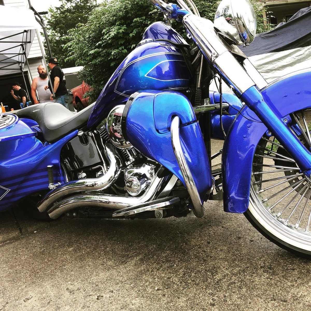 SamsCustomCycle's tweet photo. This Boy is definitely Fat now!!  #baggeraudio #Painful #bigwheelbagger #harley #harleydavidson #customfatboy  #harleyaudio #groundzero #soundigital #mineslouder #tryharder #dontblendinstandout #custompaint #customstereo #cylentcycles #justwritetheticket https://t.co/slJlaaDMSa