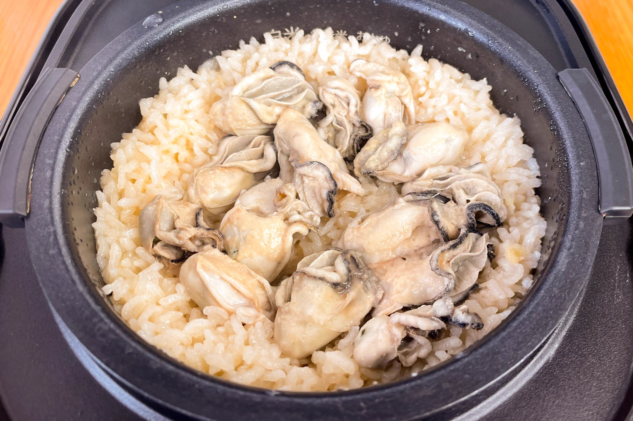 磯の香りと味噌のうま味たっぷり！炊き込み牡蠣ごはん！